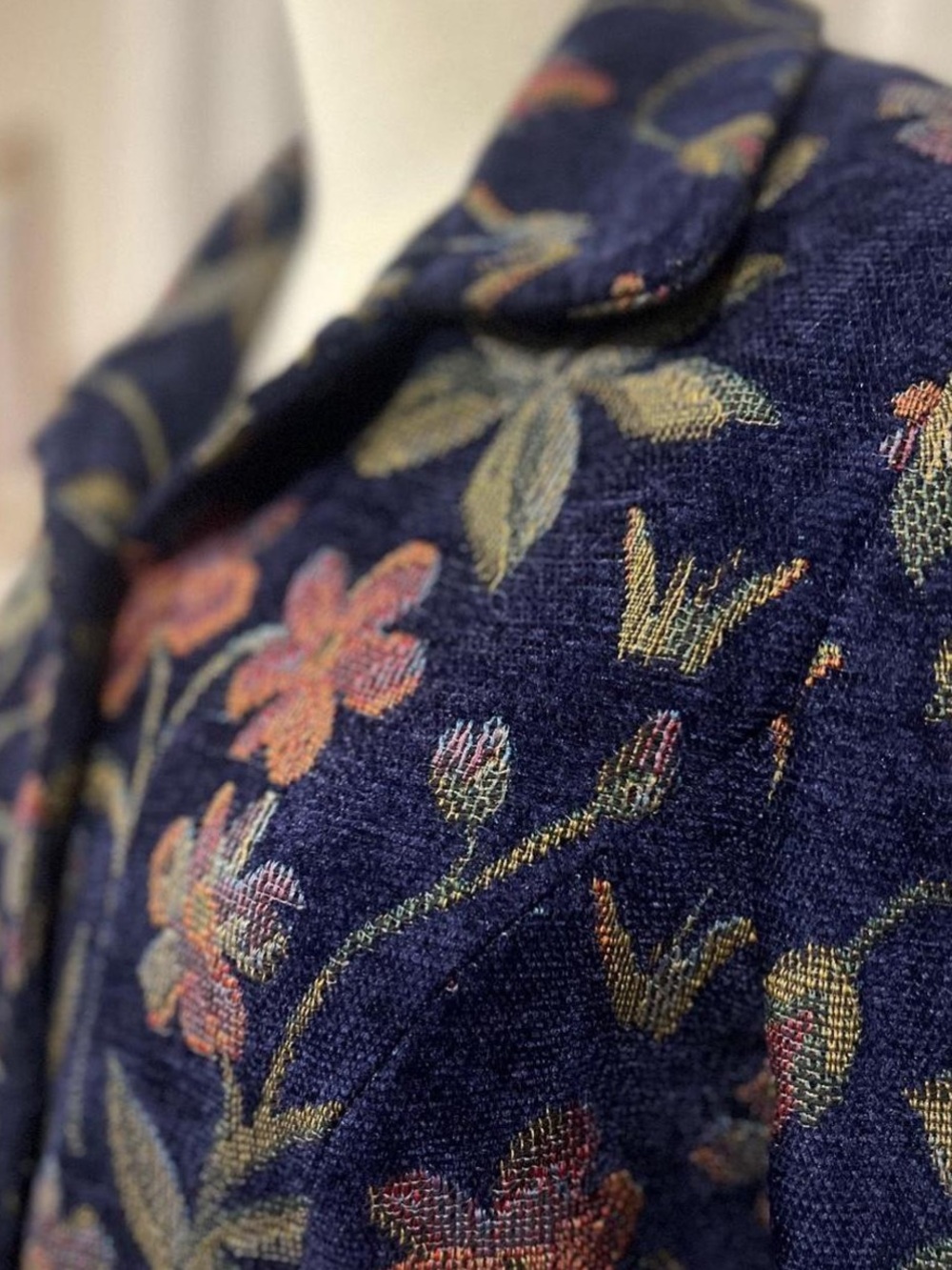 90s Vintage Jessica Howard Navy Floral Button-Up Blazer Jacquard material